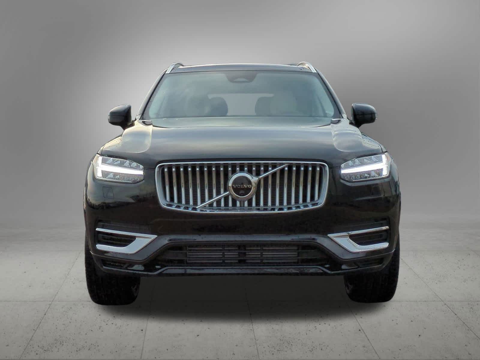 2025 Volvo XC90 T8 Plus 9