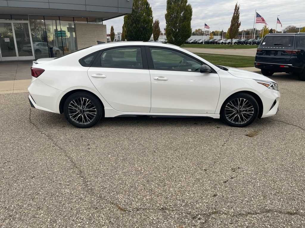 Thumbnail: 2024 Kia Forte - 6