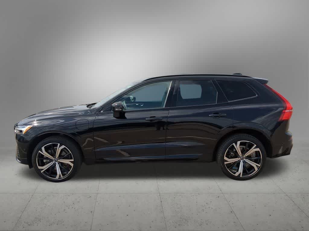 Thumbnail: 2025 Volvo XC60 - 3
