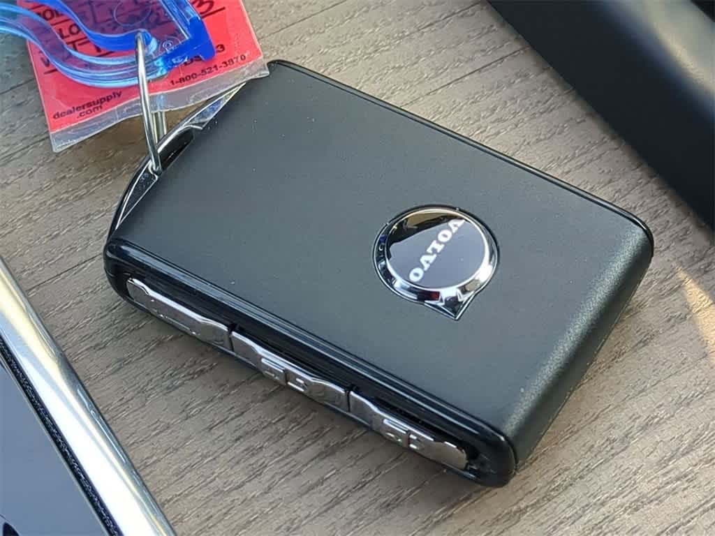 Thumbnail: 2026 Volvo XC60 - 32