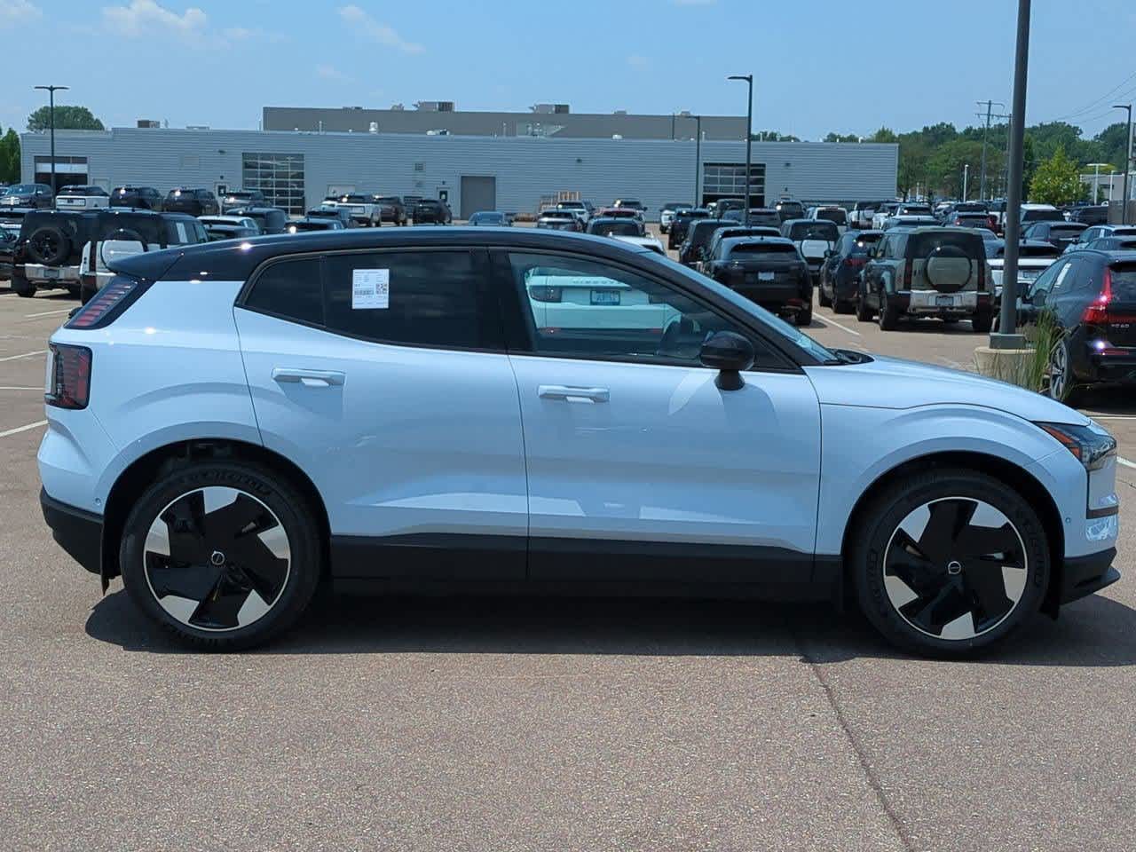 Thumbnail: 2025 Volvo EX30 - 7