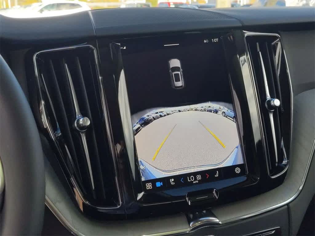 Thumbnail: 2025 Volvo XC60 - 22