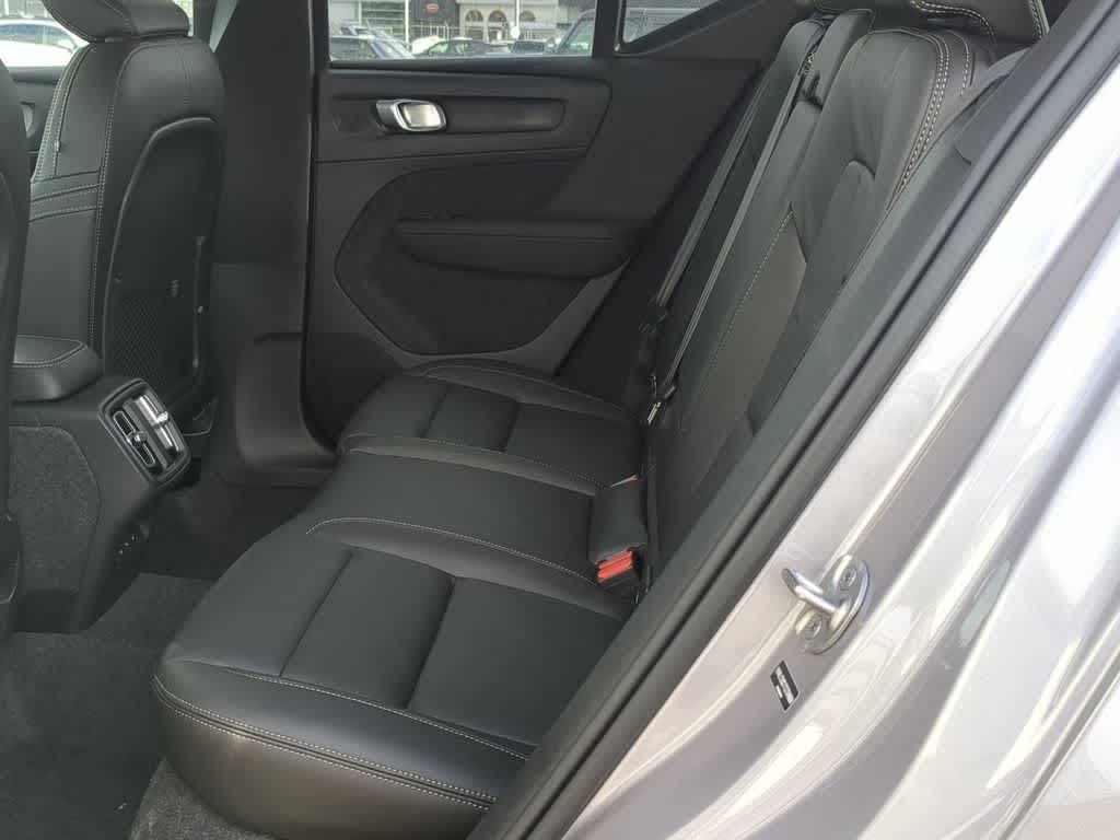 Thumbnail: 2026 Volvo XC40 - 18