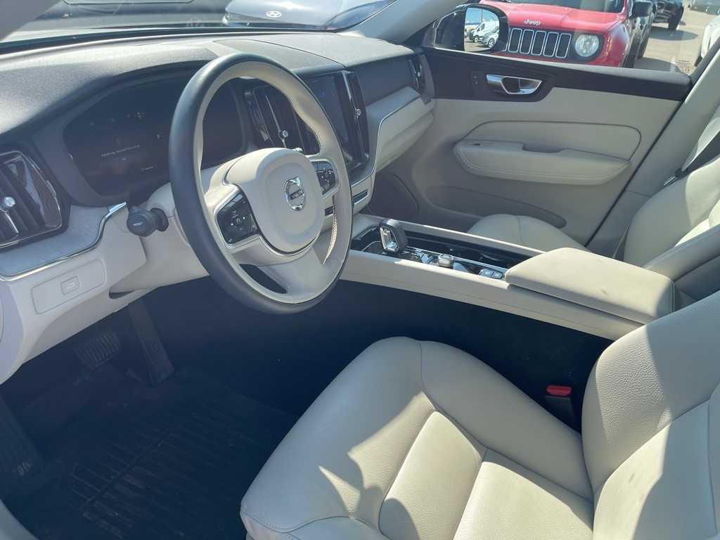 Thumbnail: 2023 Volvo XC60 - 9