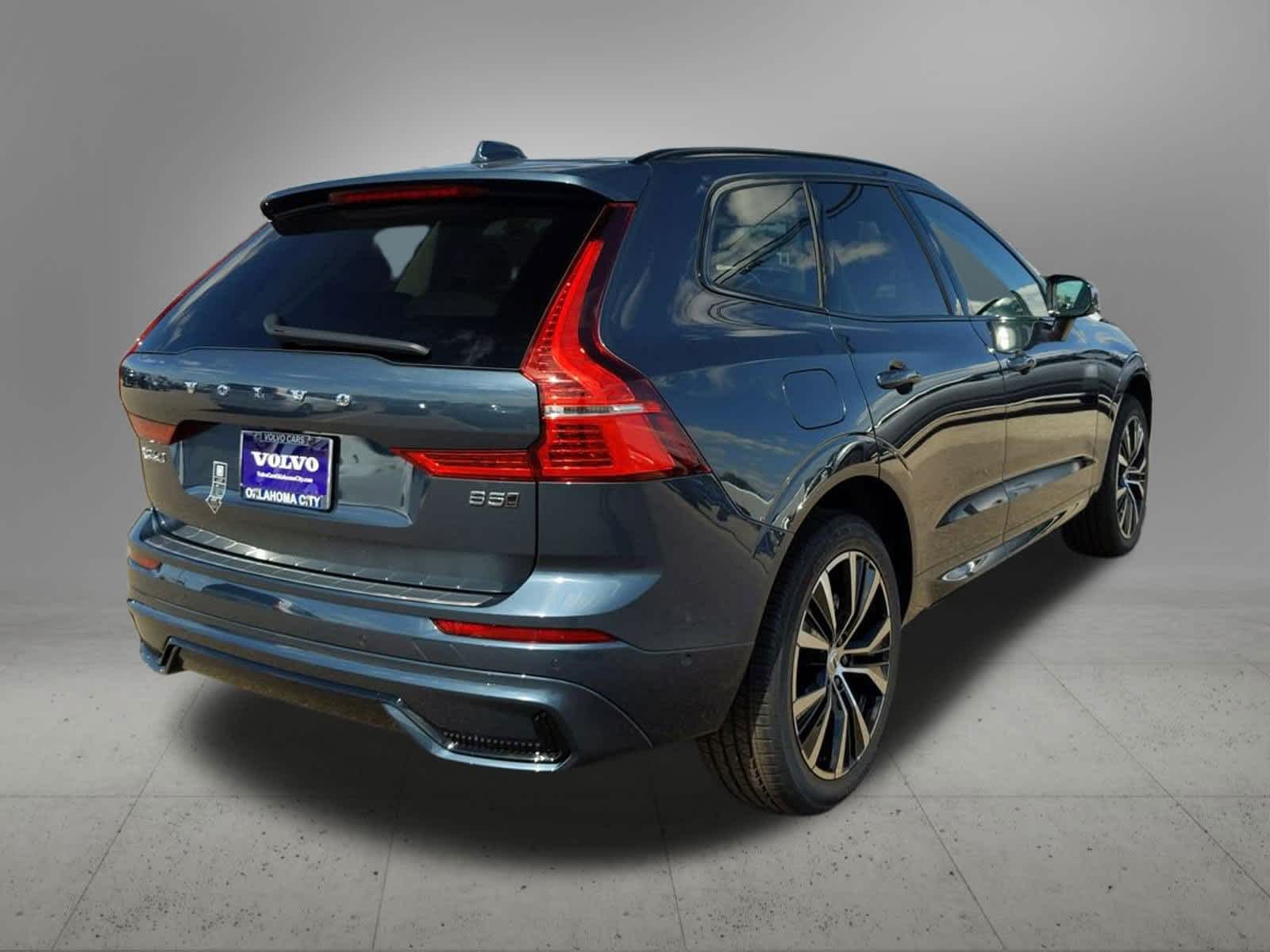 2025 Volvo XC60 B5 Plus 6