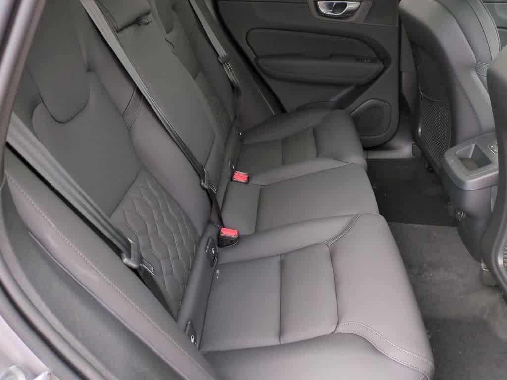 Thumbnail: 2026 Volvo XC60 - 20