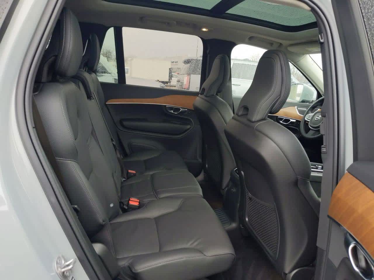 Thumbnail: 2025 Volvo XC90 - 18