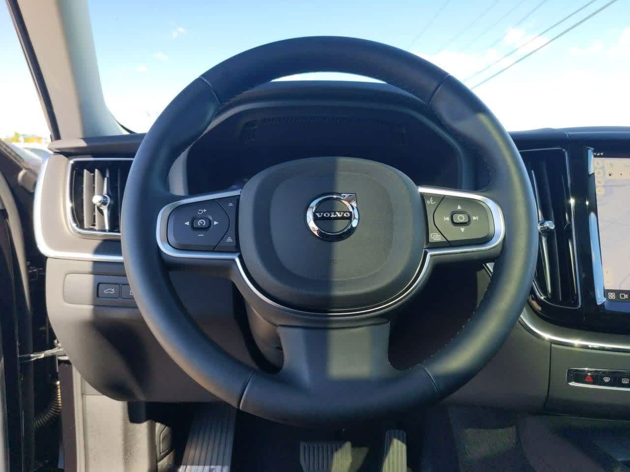 Thumbnail: 2025 Volvo XC60 - 20