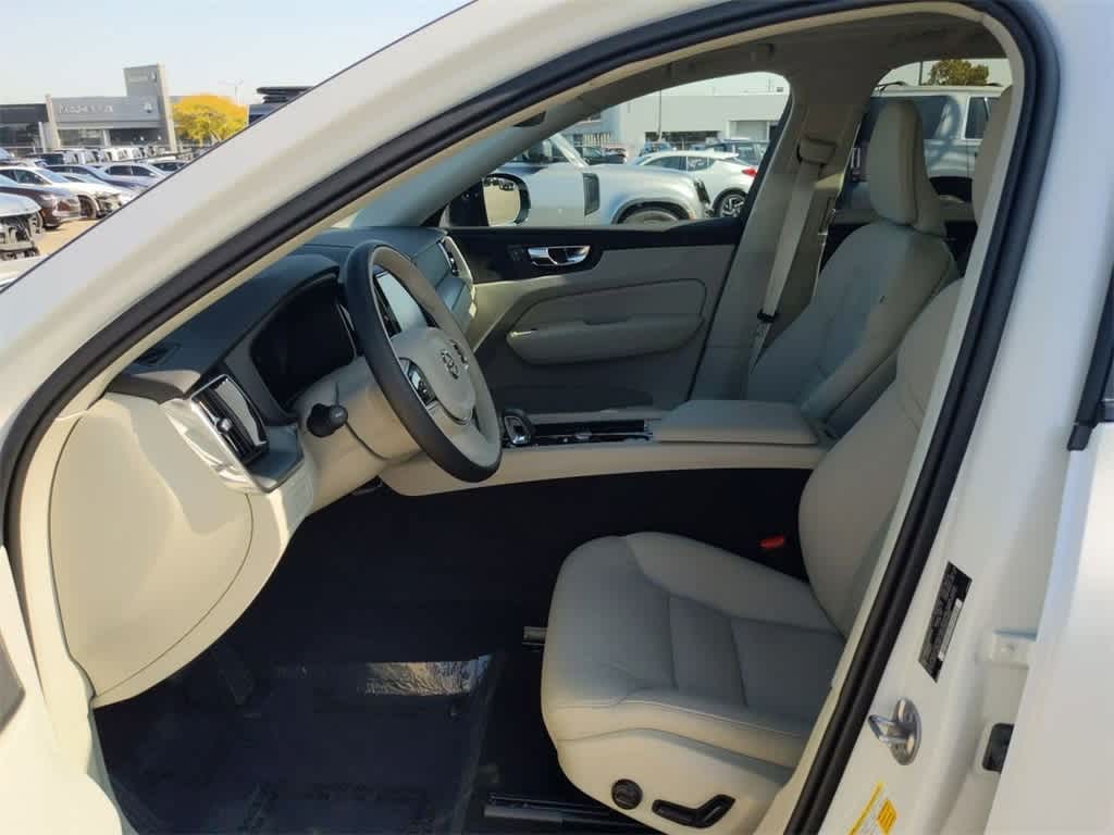 Thumbnail: 2025 Volvo XC60 - 14