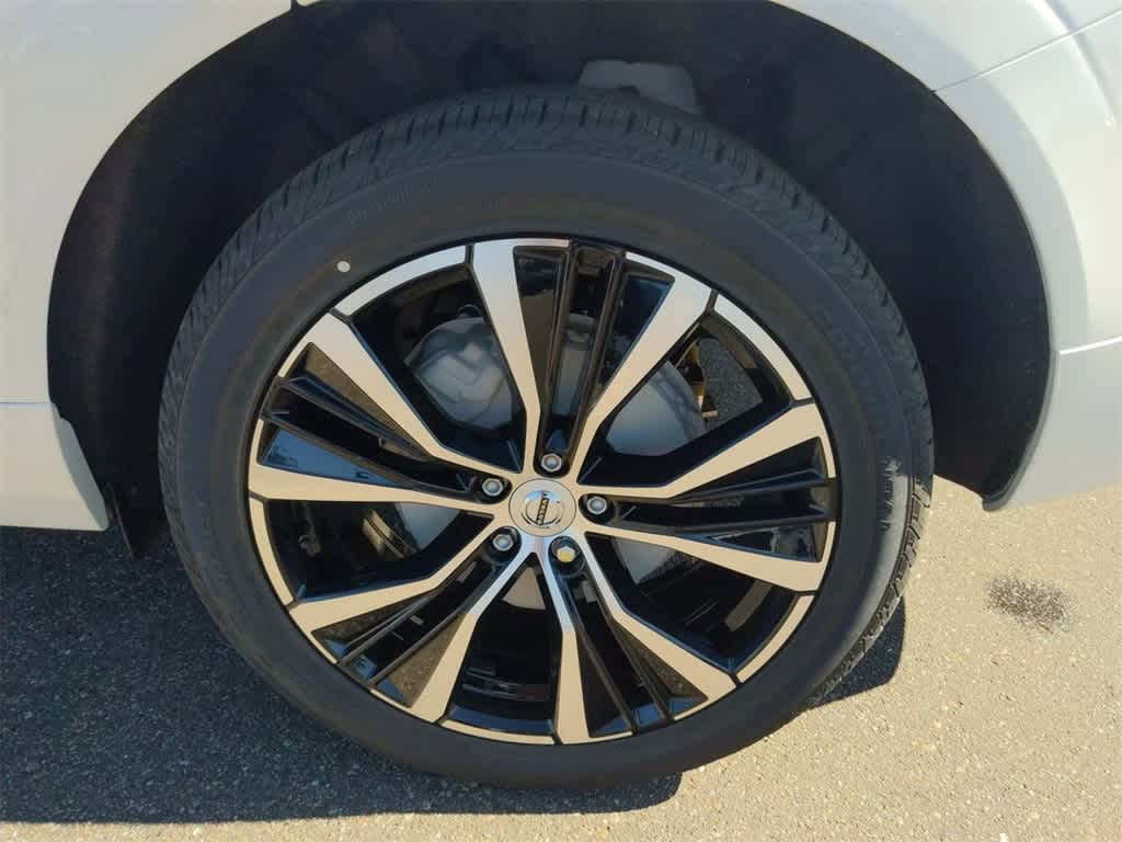 Thumbnail: 2025 Volvo XC60 - 12
