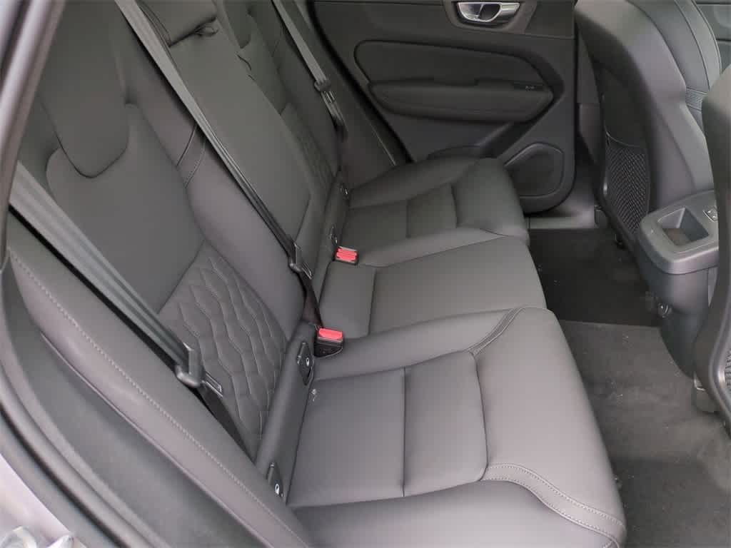 Thumbnail: 2026 Volvo XC60 - 20