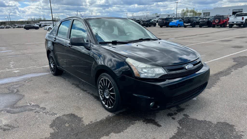 Thumbnail: 2010 Ford Focus - 3