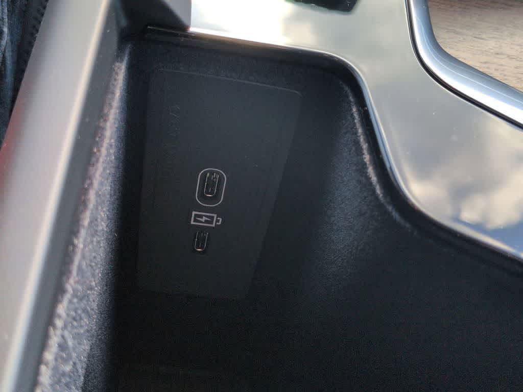 Thumbnail: 2026 Volvo XC60 - 31