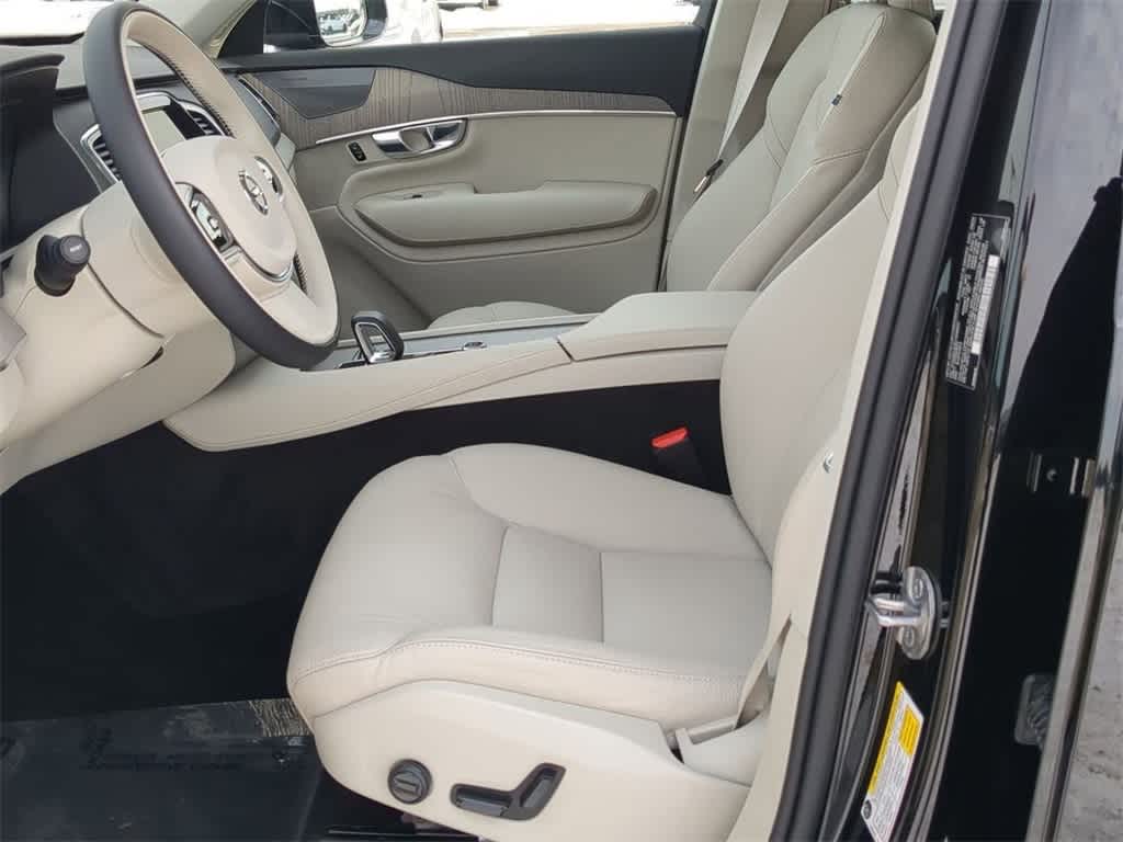 Thumbnail: 2025 Volvo XC90 - 15