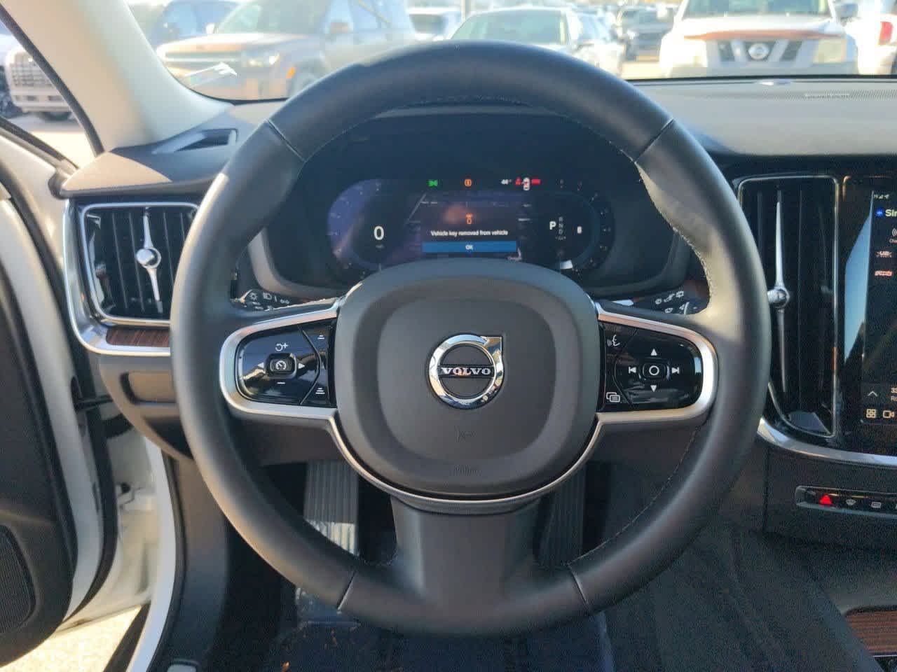 Thumbnail: 2025 Volvo S60 - 20