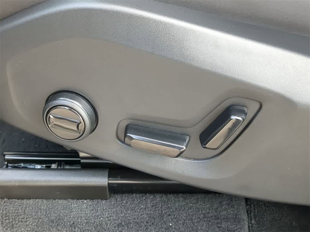 Thumbnail: 2026 Volvo XC90 - 16