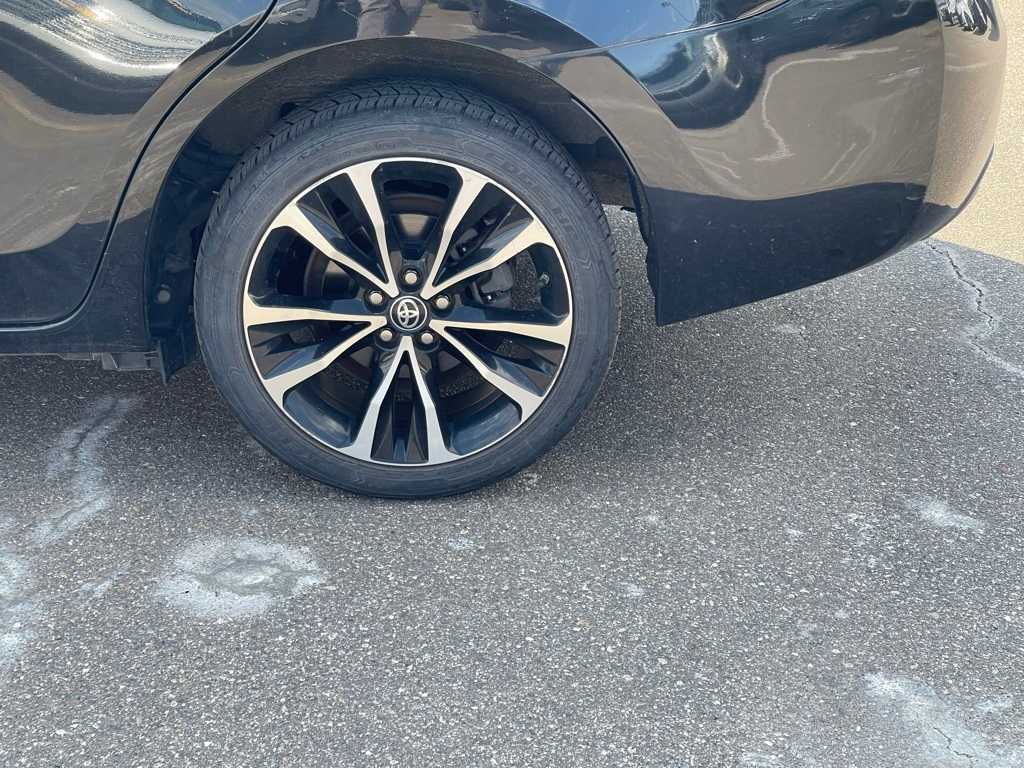 Thumbnail: 2018 Toyota Corolla - 15