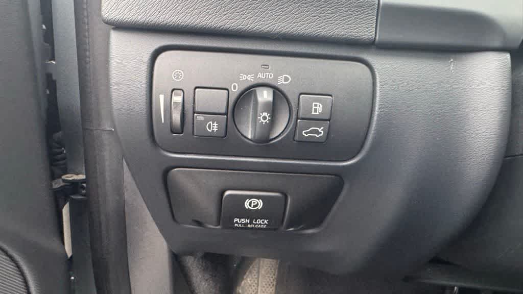 Thumbnail: 2013 Volvo S60 - 19