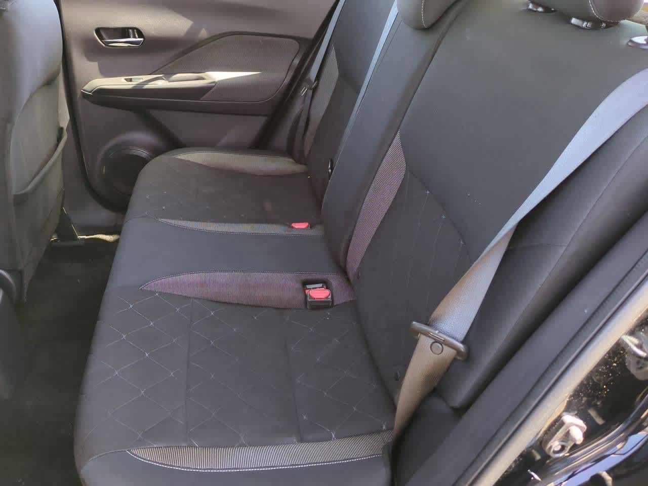 Thumbnail: 2019 Nissan Kicks - 17
