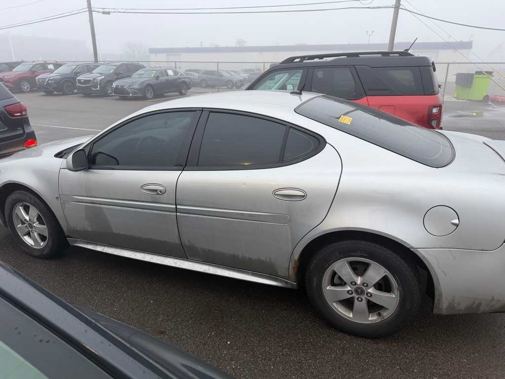 Thumbnail: 2006 Pontiac Grand Prix - 5