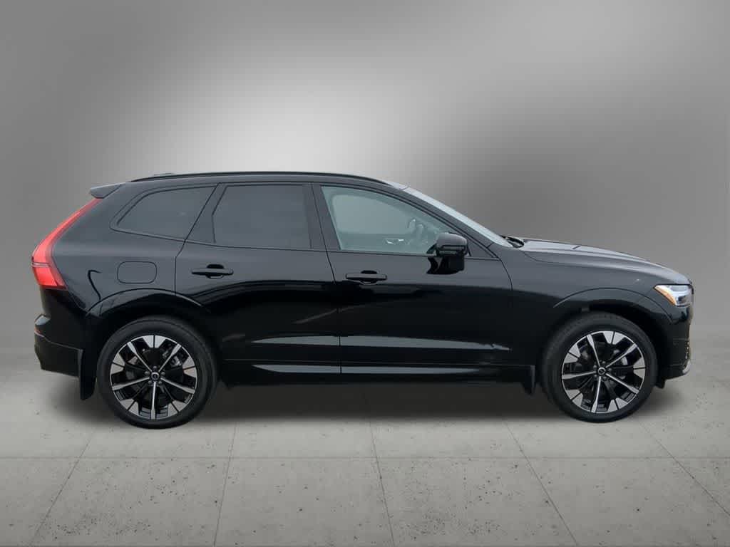 Thumbnail: 2026 Volvo XC60 - 7