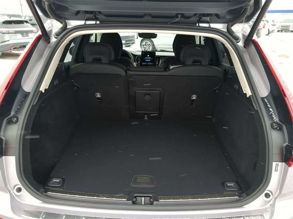 Thumbnail: 2026 Volvo XC60 - 31