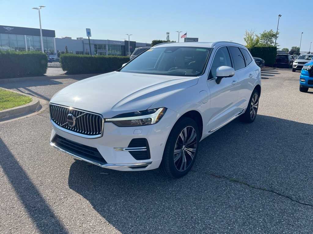Thumbnail: 2022 Volvo XC60 - 1