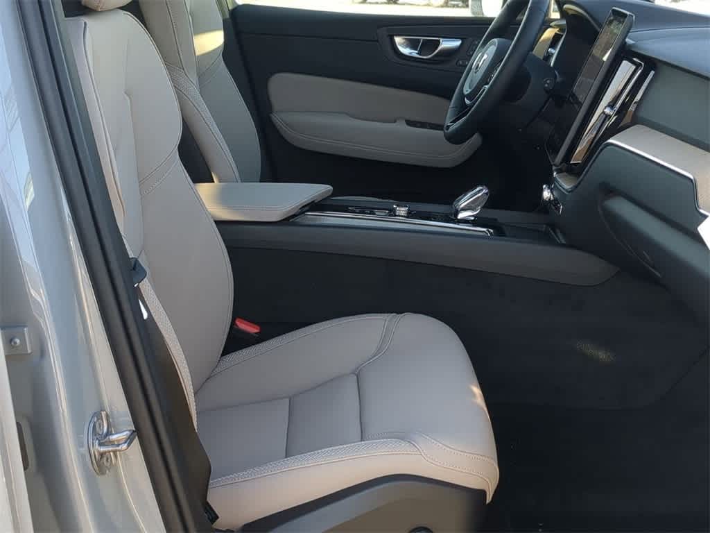 Thumbnail: 2026 Volvo XC60 - 20