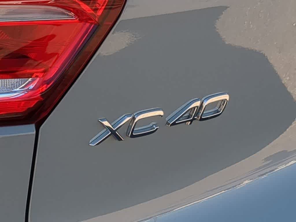 Thumbnail: 2026 Volvo XC40 - 12