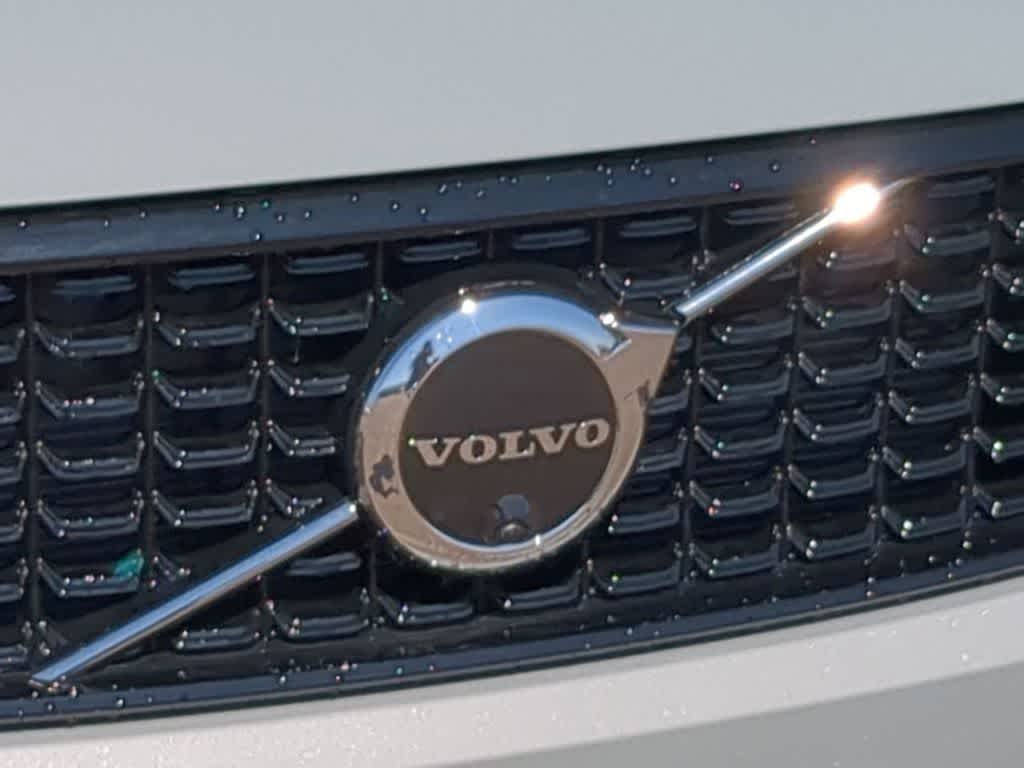 Thumbnail: 2026 Volvo XC40 - 11