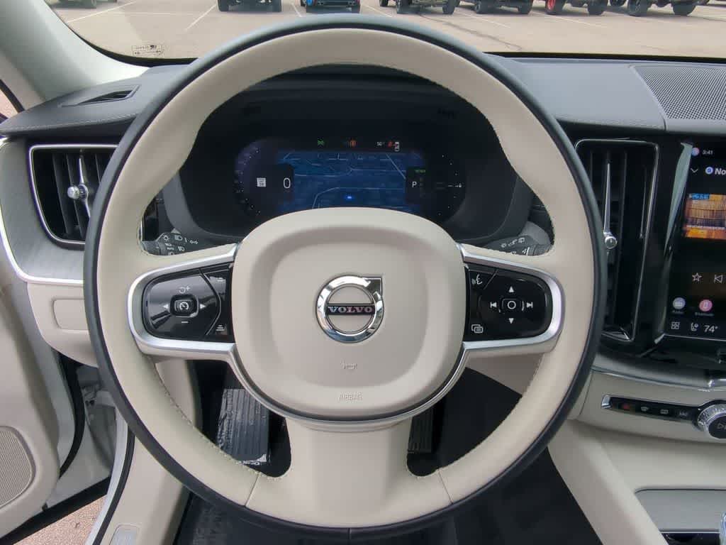 Thumbnail: 2025 Volvo XC60 - 21