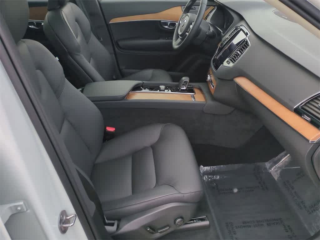 Thumbnail: 2025 Volvo XC90 - 14