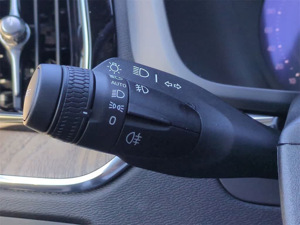 Thumbnail: 2026 Volvo XC60 - 27