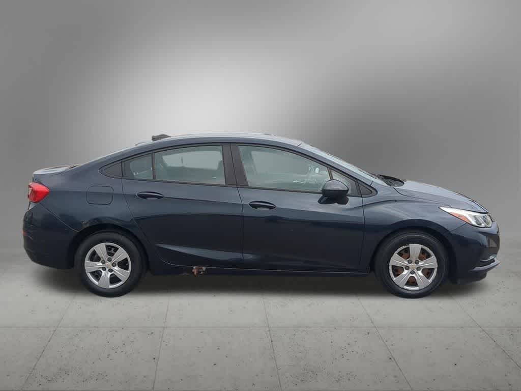 Thumbnail: 2016 Chevrolet Cruze - 6