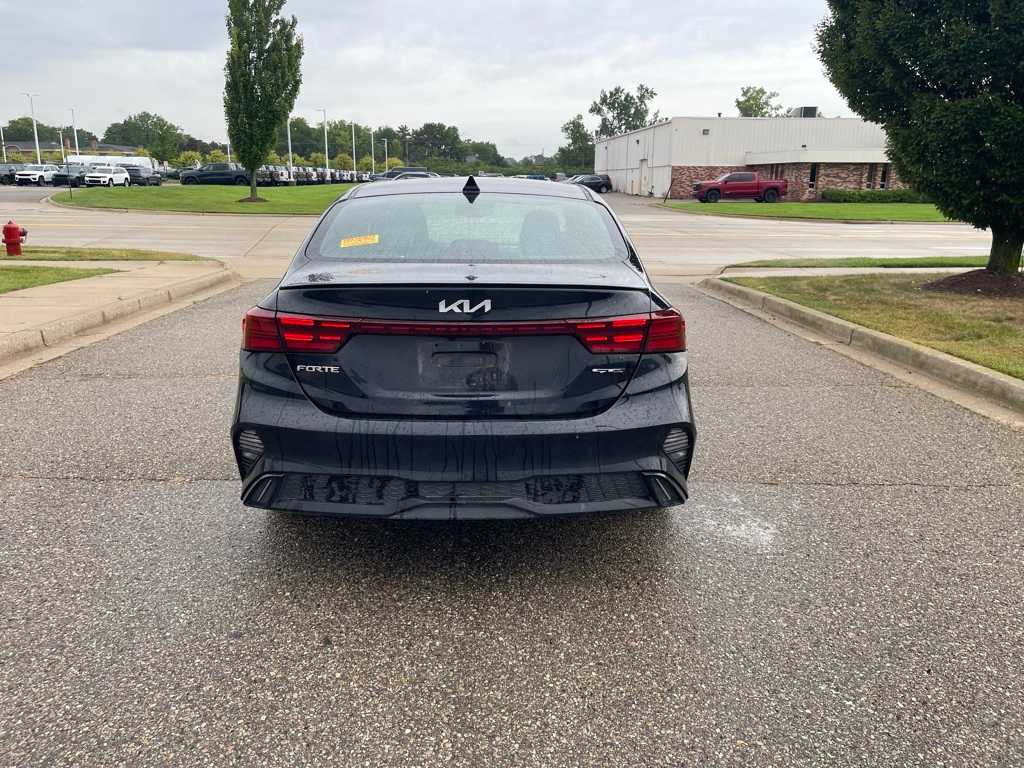 Thumbnail: 2023 Kia Forte - 4
