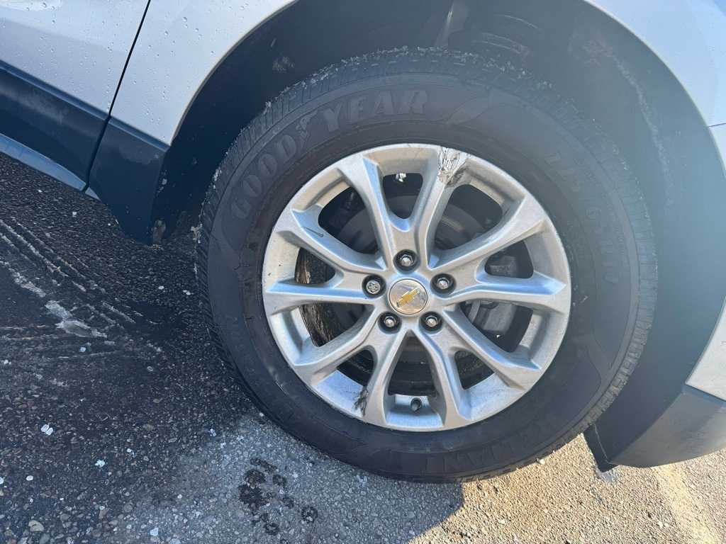 Thumbnail: 2020 Chevrolet Equinox - 10