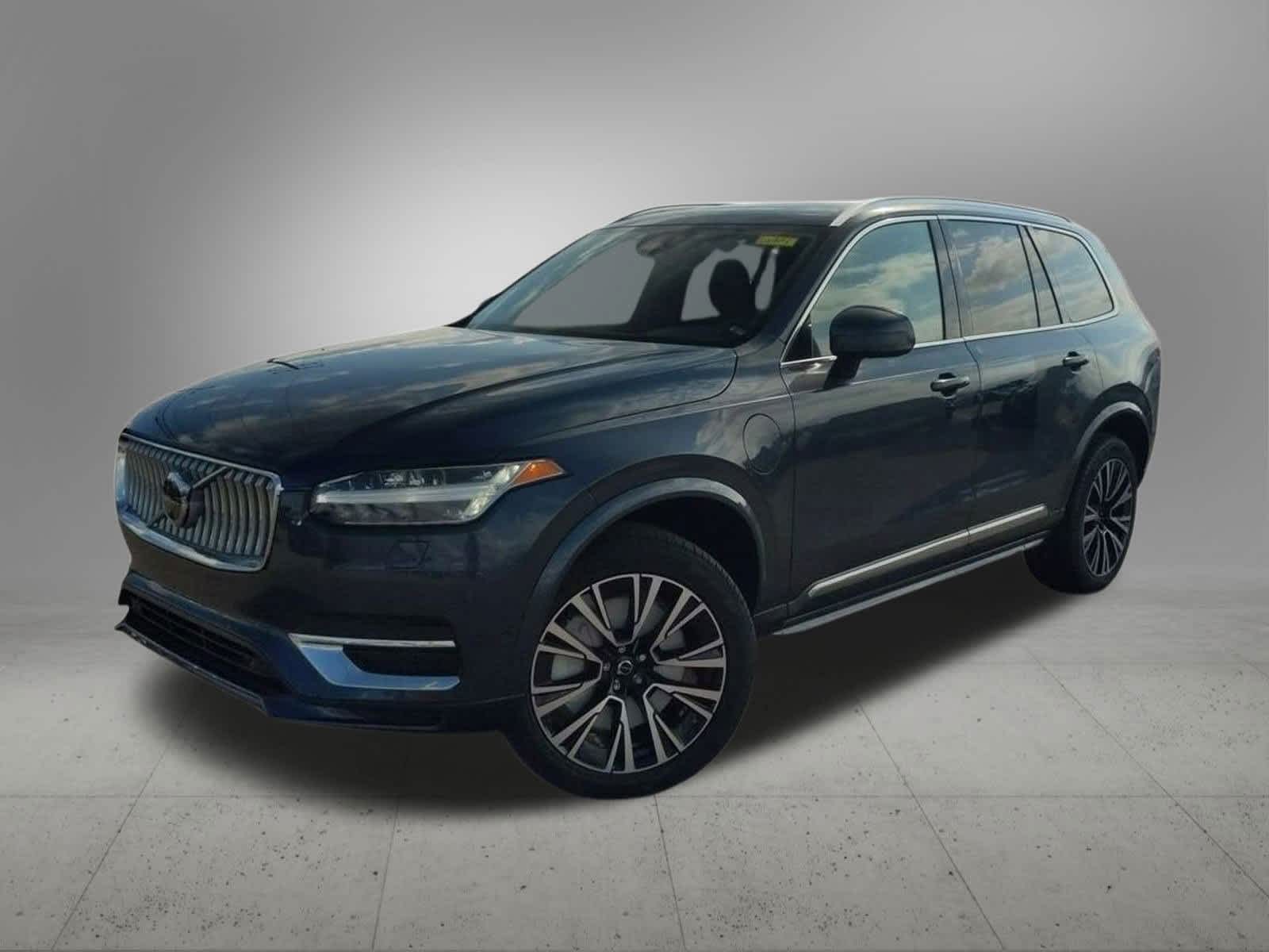2025 Volvo XC90 T8 Plus -
                  Troy, MI