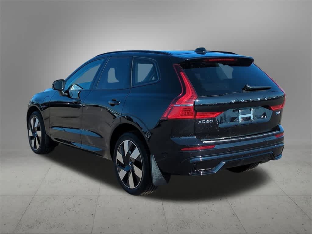 2025 Volvo XC60 Hybrid T8 Plus photo 4