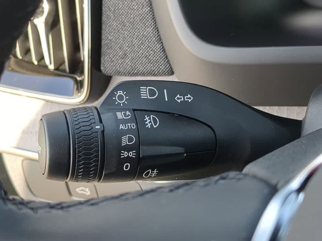 Thumbnail: 2026 Volvo XC90 - 27