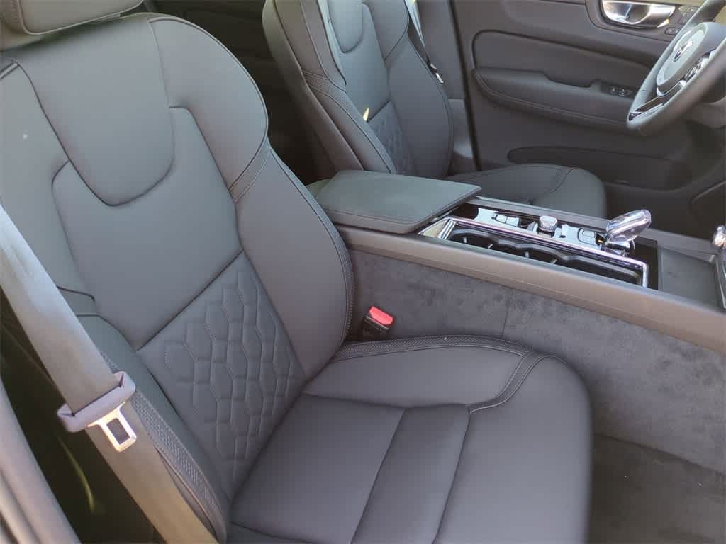 Thumbnail: 2026 Volvo XC60 - 22