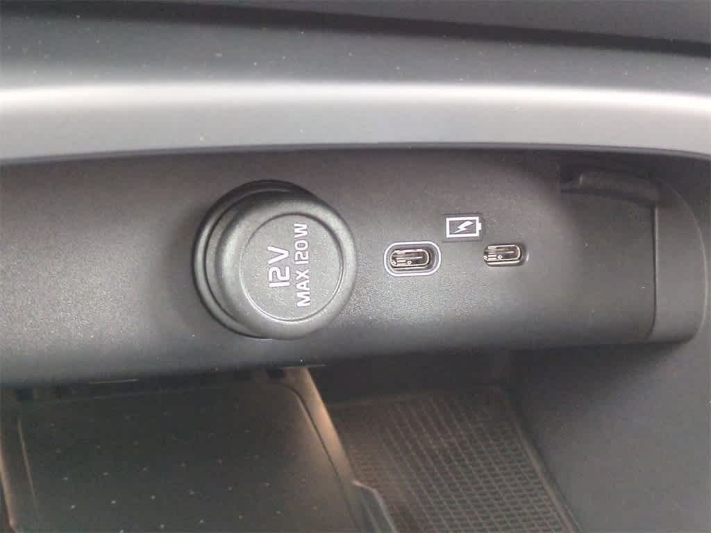 Thumbnail: 2026 Volvo XC40 - 31