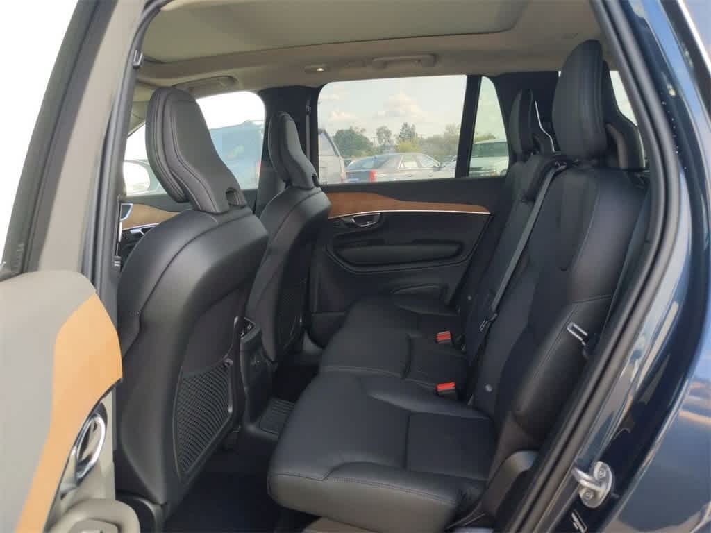 Thumbnail: 2025 Volvo XC90 - 17