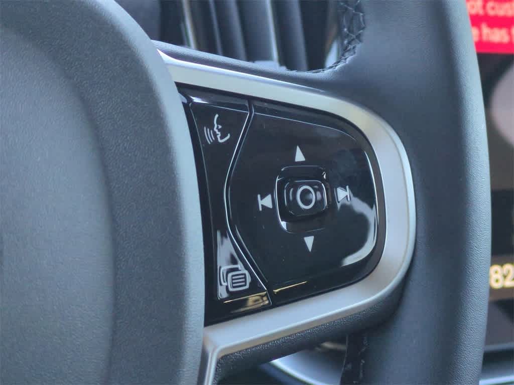 Thumbnail: 2026 Volvo XC90 - 24