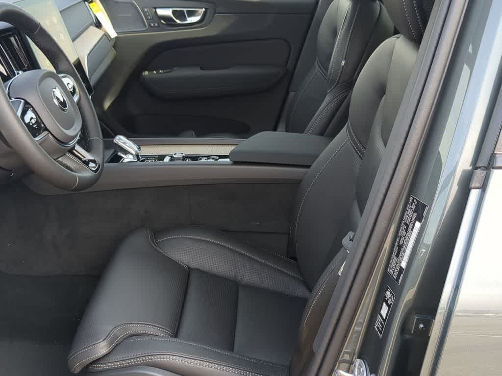 Thumbnail: 2026 Volvo XC60 - 15