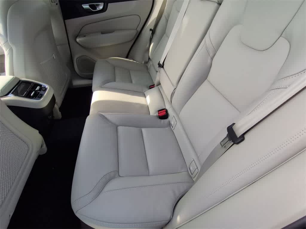 Thumbnail: 2026 Volvo XC60 - 19