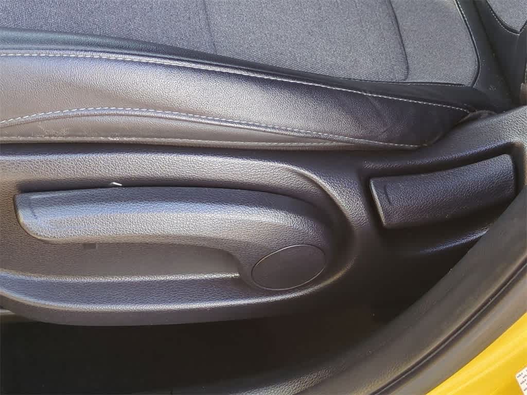 Thumbnail: 2022 Kia Seltos - 16