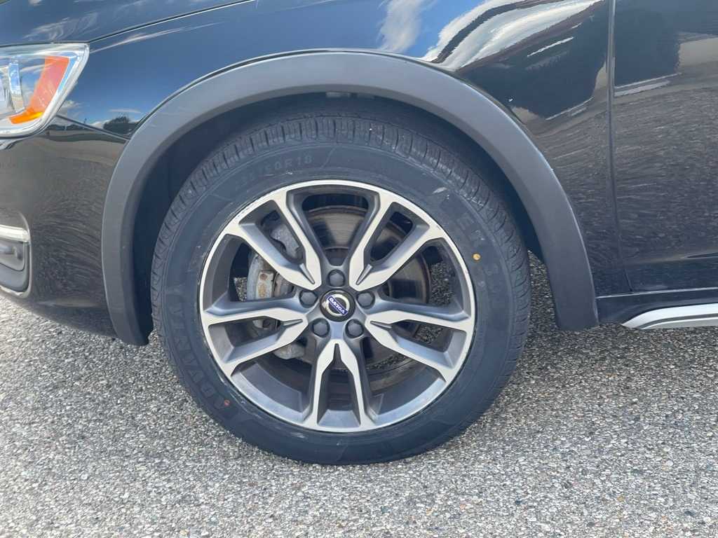 Thumbnail: 2018 Volvo S60 - 16