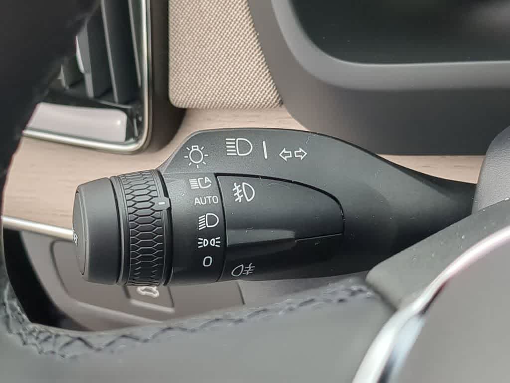 Thumbnail: 2026 Volvo XC90 - 27