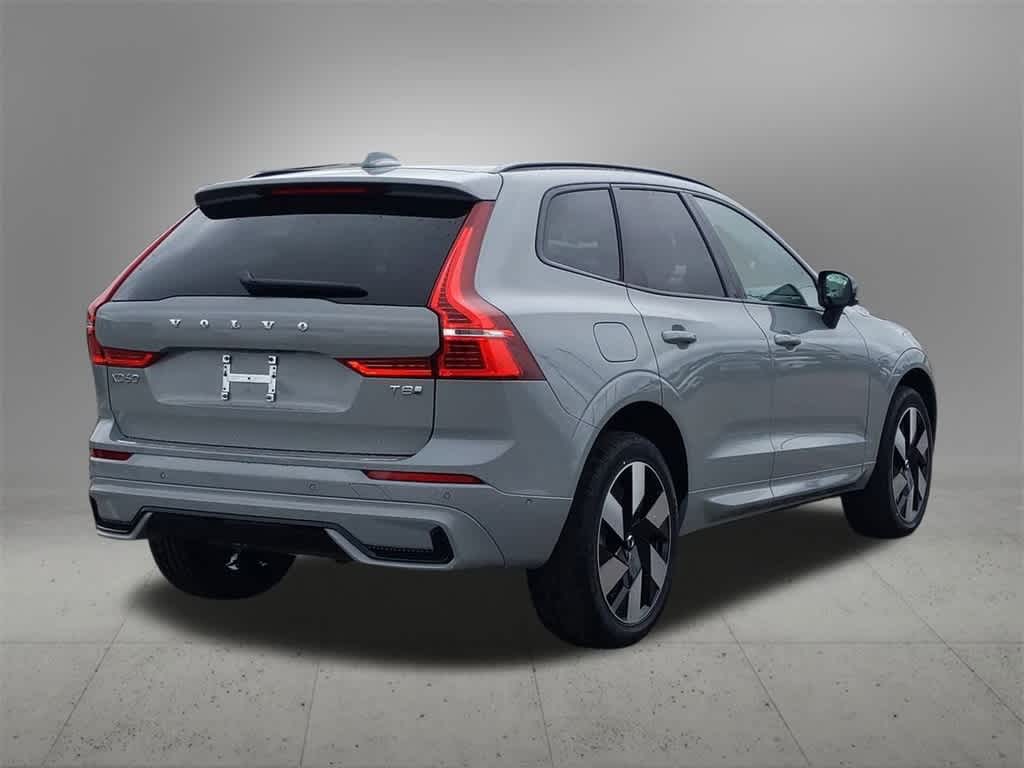 Thumbnail: 2025 Volvo XC60 - 6