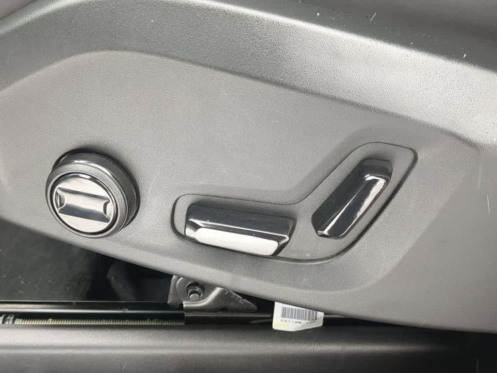 Thumbnail: 2025 Volvo XC90 - 16